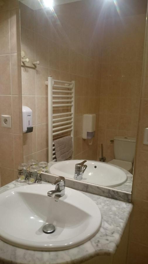 Chambres D'Hotes De L'Auberge L'Astrassadou Rézentières Dış mekan fotoğraf