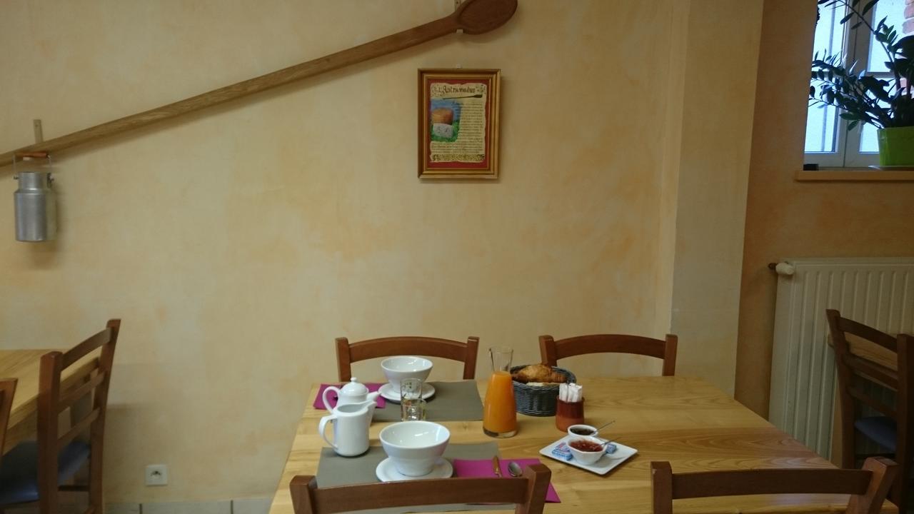 Chambres D'Hotes De L'Auberge L'Astrassadou Rézentières Dış mekan fotoğraf